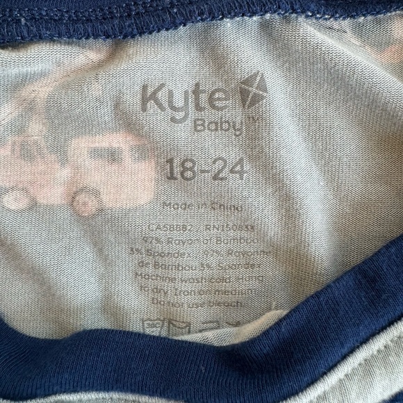 🚛 EUC Kyte Baby construction crew neck tee shirt size 18-24m - Picture 3 of 3